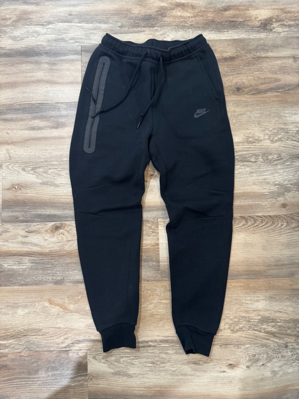 Nike Men’s Tech size small Joggers with Zip Thigh Pocket